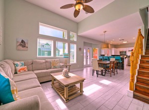 Courtyard | Sand Point