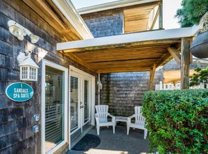 Sandals Inn Cabana | Downtown Cannon Beach