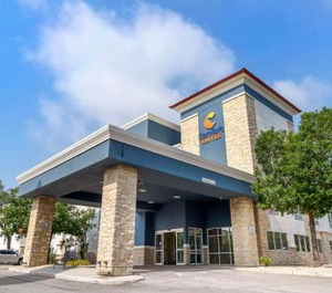Comfort Suites Flags 