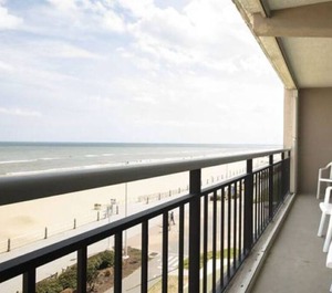Sails Resort 
