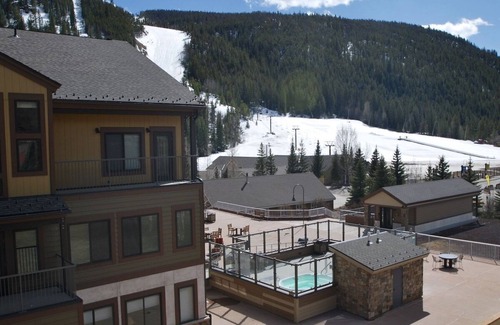 Mountain House Condo | 1 BR 2 BA Beautiful Summer/Fall! Deck, Big Mt. Views, Fireplace, HotTub, Firepit
