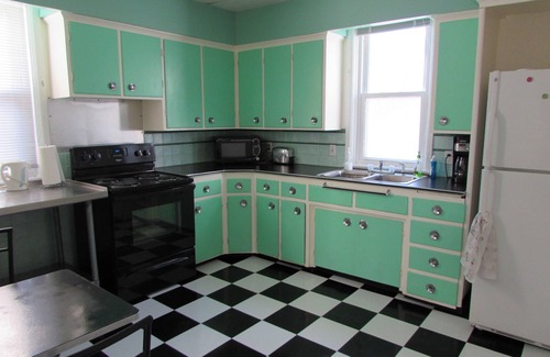 Downtown Niagara Falls House | 10 min. Walk to the Falls