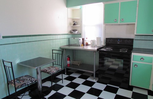 Downtown Niagara Falls House | 10 min. Walk to the Falls