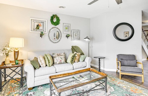 Clarksville Apartment | 101 m² Apartment ∙ 2 bedrooms ∙ 6 guests