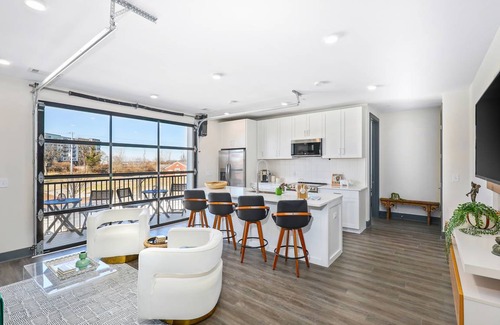 Rolling Mill Hill Condo | 1010 ft² Condo
