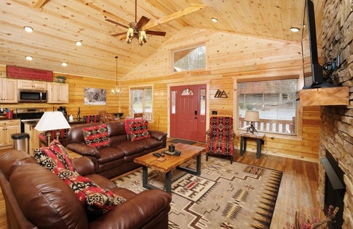 White Oak Lodge Cabin | 102 m² Cabin ∙ 2 bedrooms ∙ 6 guests