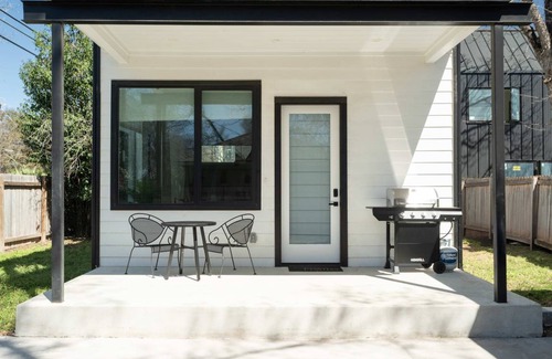 North Loop House | 102 m² House ∙ 2 bedrooms ∙ 5 guests