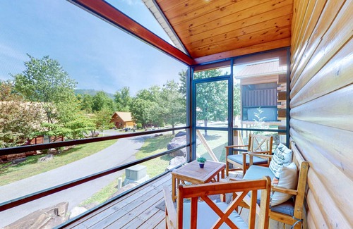 White Oak Lodge Cabin | 104 m² Cabin ∙ 2 bedrooms ∙ 8 guests