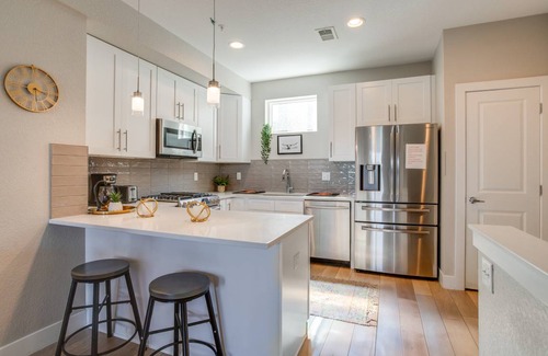 West Colfax Apartment | 111 m² Apartment ∙ 3 bedrooms ∙ 6 guests