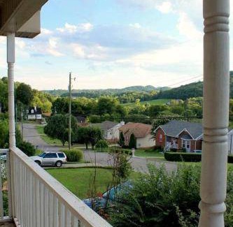 Millersville House | 116 m² House ∙ 3 bedrooms ∙ 8 guests