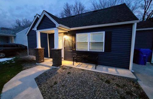 West Seneca House | 116 m² House ∙ 3 bedrooms ∙ 11 guests