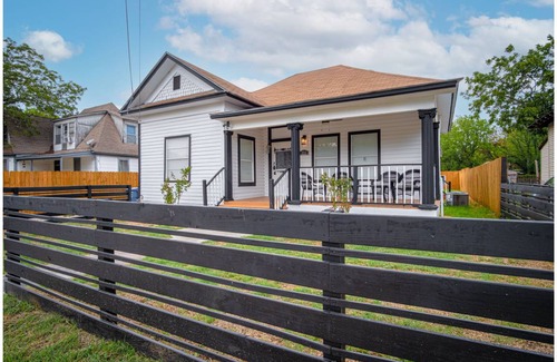 Denver Heights House | 128 m² House ∙ 4 bedrooms ∙ 13 guests