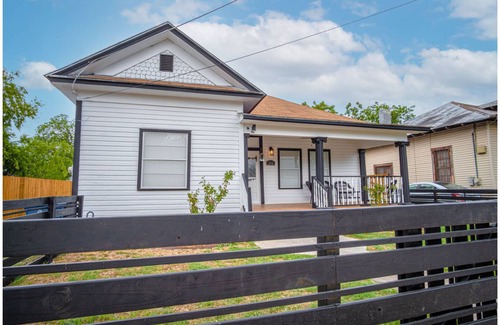 Denver Heights House | 128 m² House ∙ 4 bedrooms ∙ 13 guests