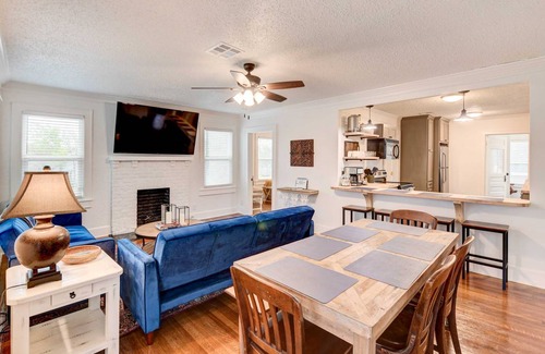 Austin Ave. House | 129 m² House ∙ 3 bedrooms ∙ 8 guests