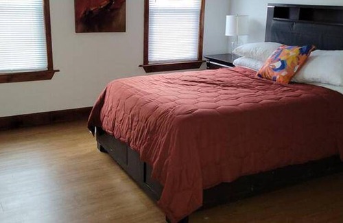 Thompsonville Apartment | 130 m² Apartment ∙ 1 bedroom ∙ 8 guests