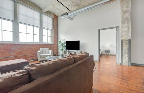 Crossroads Arts District Apartment | 131 m² Apartment ∙ 3 bedrooms ∙ 6 guests
