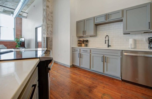 Crossroads Arts District Apartment | 131 m² Apartment ∙ 3 bedrooms ∙ 6 guests