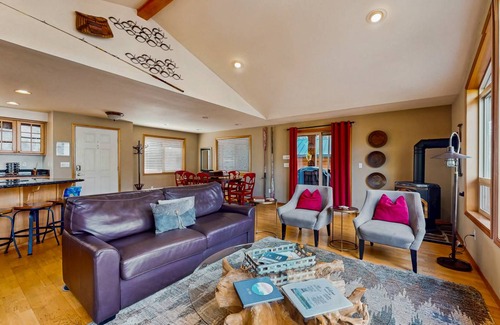 Gold Bar House | 131 m² House ∙ 2 bedrooms ∙ 6 guests