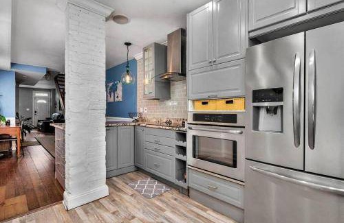 Upper Fells Point House | 135 m² House ∙ 2 bedrooms ∙ 5 guests