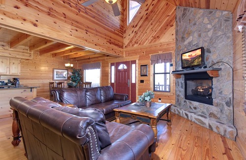 White Oak Lodge Cabin | 139 m² Cabin ∙ 3 bedrooms ∙ 6 guests