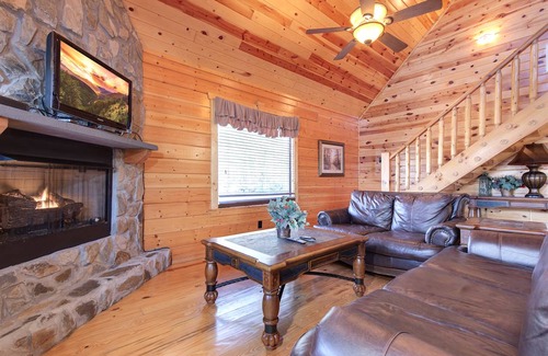 White Oak Lodge Cabin | 139 m² Cabin ∙ 3 bedrooms ∙ 6 guests