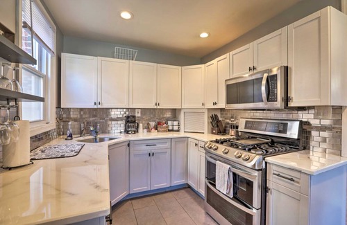 North Philadelphia House | 148 m² House ∙ 2 bedrooms ∙ 4 guests