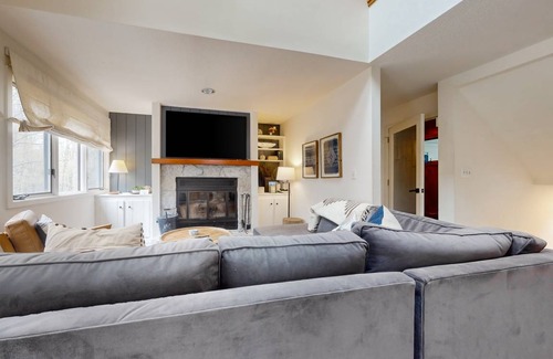 Stratton Mountain Condo | 153 m² Condo ∙ 2 bedrooms ∙ 8 guests