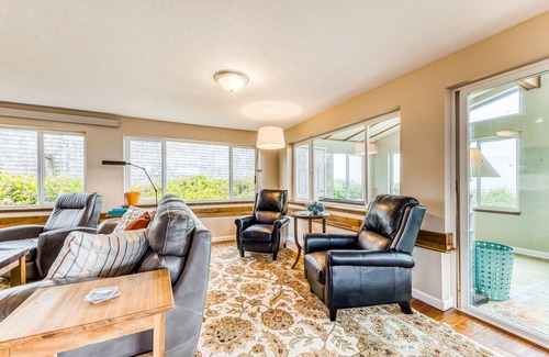 Rockaway Beach House | 167 m² House ∙ 3 bedrooms ∙ 8 guests