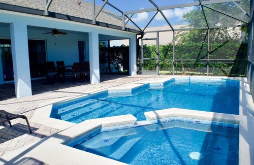 Orange Tree House | 1821 m² House ∙ 4 bedrooms ∙ 8 guests