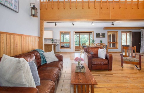 Fairbanks House | 186 m² House ∙ 3 bedrooms ∙ 7 guests