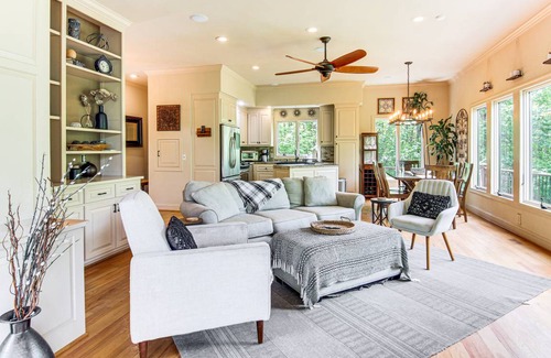 Landrum House | 191 m² House ∙ 3 bedrooms ∙ 8 guests
