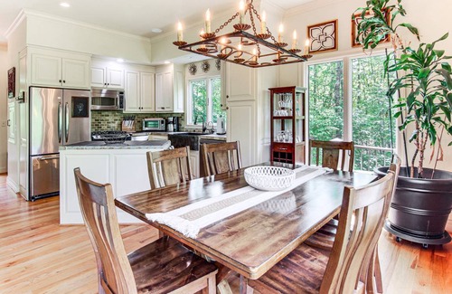 Landrum House | 191 m² House ∙ 3 bedrooms ∙ 8 guests