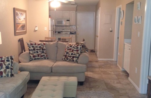 Folly Field Villa | 1st Floor, Updated, 5 min walk to the beach!
