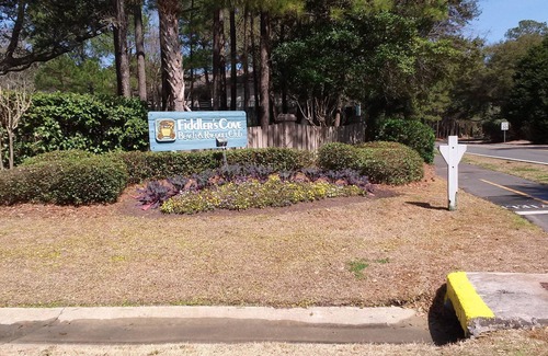 Folly Field Villa | 1st Floor, Updated, 5 min walk to the beach!