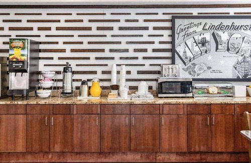 Lindenhurst Hotel | 20 m² Hotel ∙ 127 guests