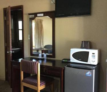 Reynolds Corners Hotel | 20 m² Motel ∙ 4 guests