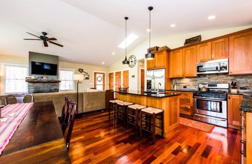 Lakeside House | (2026 OPEN!) ASSOCIATION BEACH ACCESS and PRIVATE TENNIS COURT!