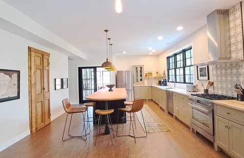 Lakeside House | 2026 Open Stunning home w/Private Association Beach 2 Screened Porches