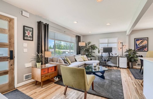 Virginia Village House | 214 m² House ∙ 3 bedrooms ∙ 6 guests