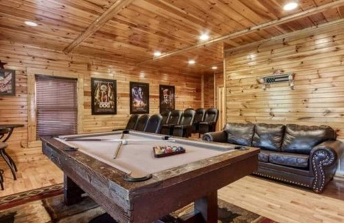 Hemlock Hills Apartment | 222 m² Apartment ∙ 4 bedrooms ∙ 18 guests