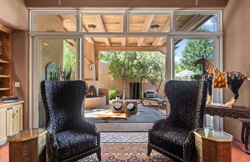 Historic Eastside House | 223 m² House ∙ 2 bedrooms ∙ 4 guests