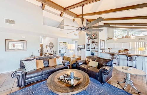 Spicewood House | 223 m² House ∙ 4 bedrooms ∙ 8 guests