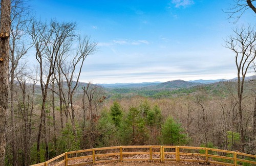 Raccoon Ridge Cabin | 234 m² Cabin ∙ 3 bedrooms ∙ 6 guests
