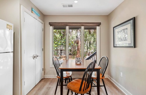 West Beach House | 24 Inlet Cove: 3BR Cottage, Community Pool Access, Credit for Bikes/Beach Gear