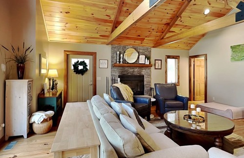 Blakeslee House | 242 m² House ∙ 4 bedrooms ∙ 10 guests