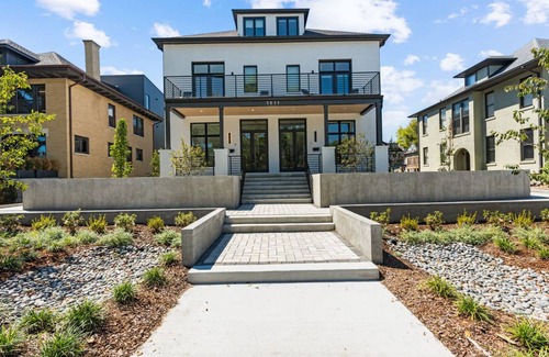 Midtown House | 246 m² House ∙ 4 bedrooms ∙ 8 guests