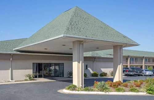 Dunn Hotel | 26 m² Hotel ∙ 127 guests