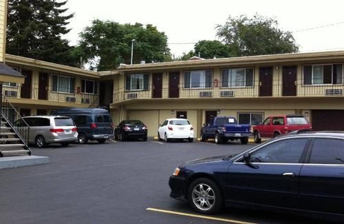 Overlook Hotel | 26 m² Motel ∙ 4 guests