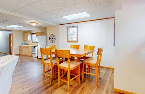 Baraboo House | 260 m² House ∙ 2 bedrooms ∙ 6 guests