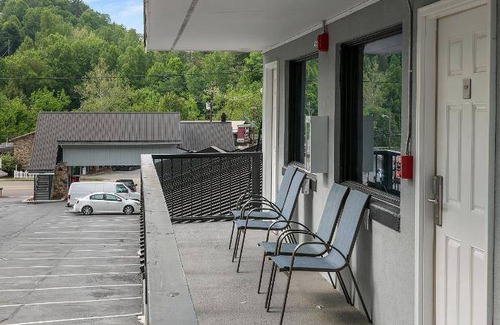 Gatlinburg Hotel | 28 m² Hotel ∙ 4 guests